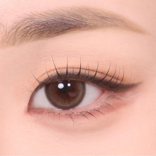 this dual liner offers flexibility and control for any makeup enthusiast.