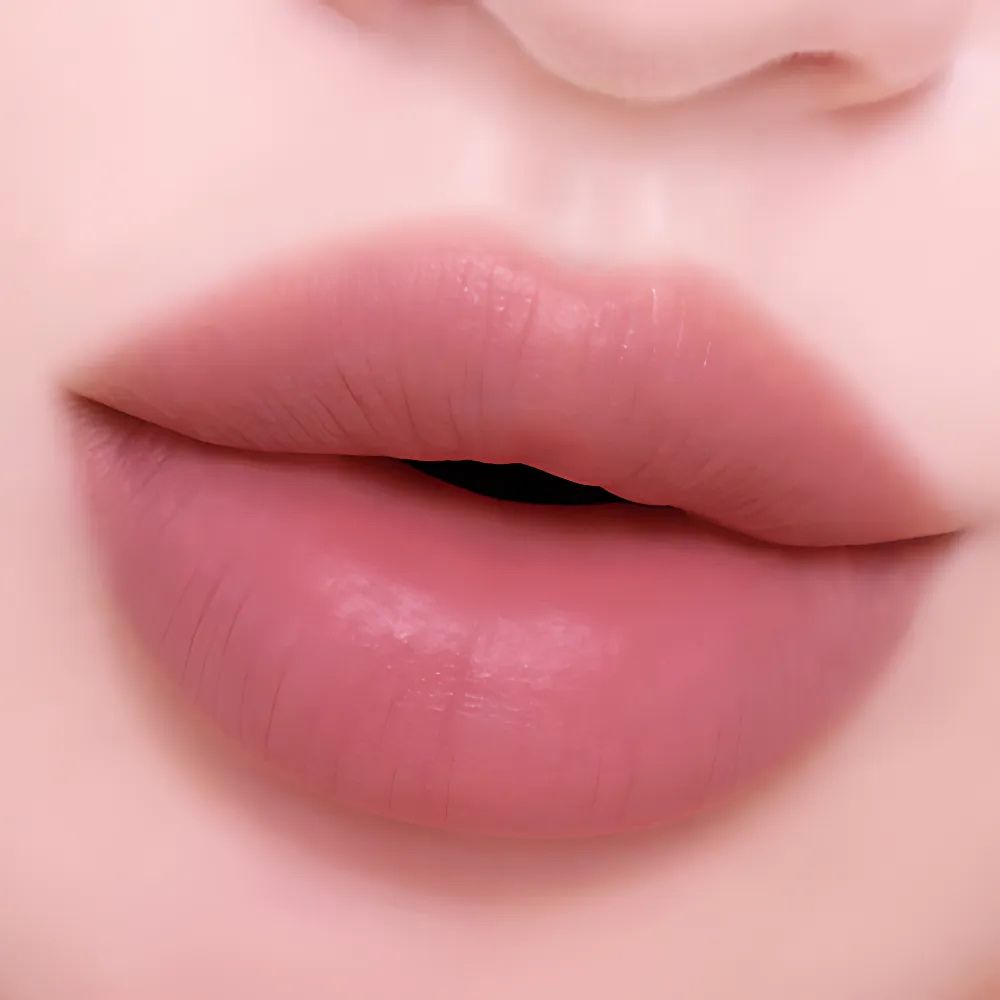 CLIO Hug Blur Tint 3.1g in 04 Beloved Pink Shade.