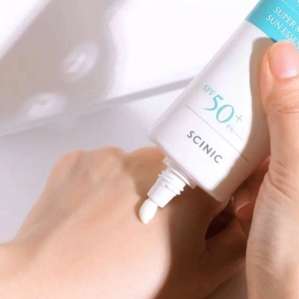 SCINIC Enjoy Super Mild Sun Essence SPF50+ PA++++ 50ml - KLO