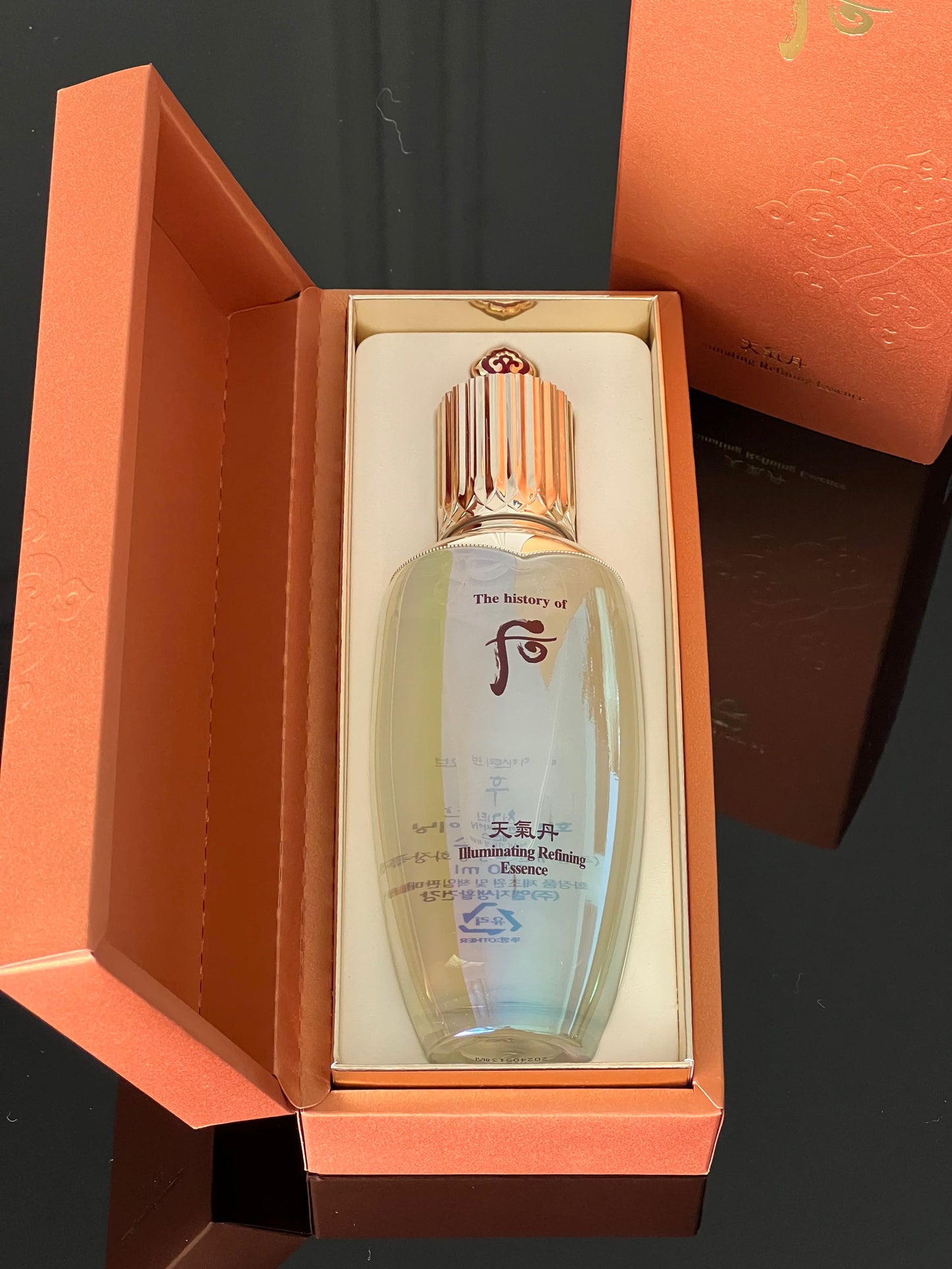 The history of whoo Cheongidan Hwahyun Illuminating Refining Essence 150ml - KLO