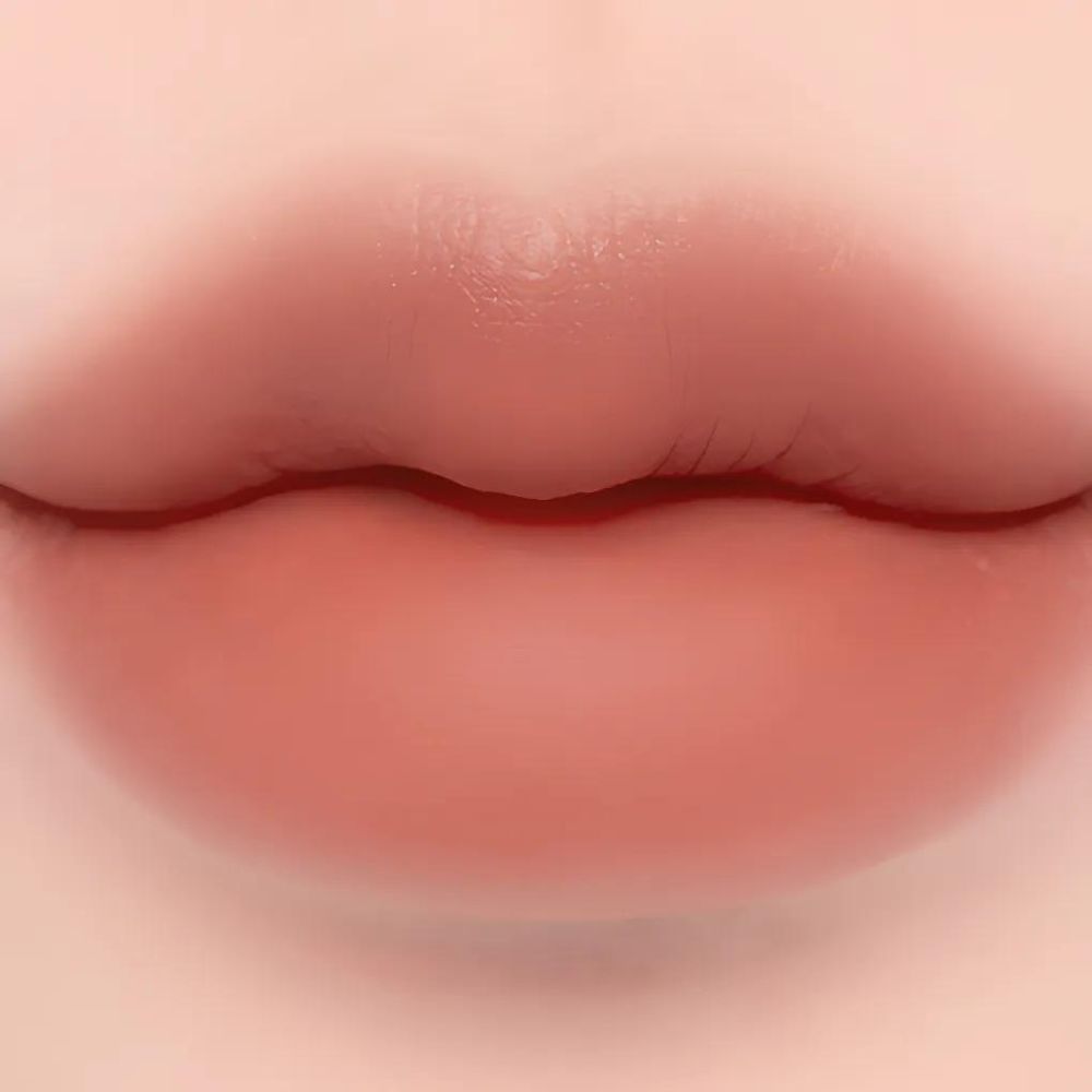 Laka Bulky Matte Lipstick 4g in 404 Off Salmon Shade.