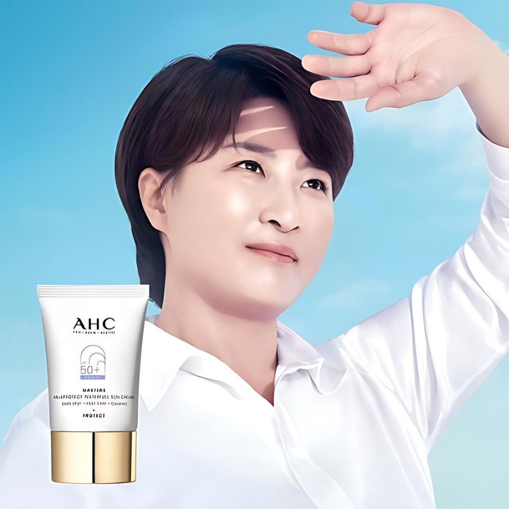 Formulated with hydrating and soothing ingredients, this sun cream offers intense moisture while protecting the skin from sun damage.