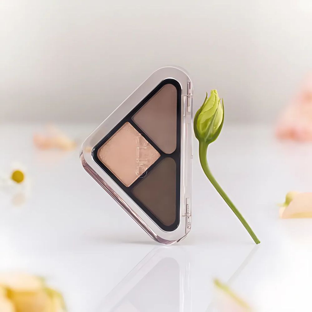 Its highly pigmented formula ensures vibrant color payoff with just one tap, while its lightweight consistency allows for buildable coverage.