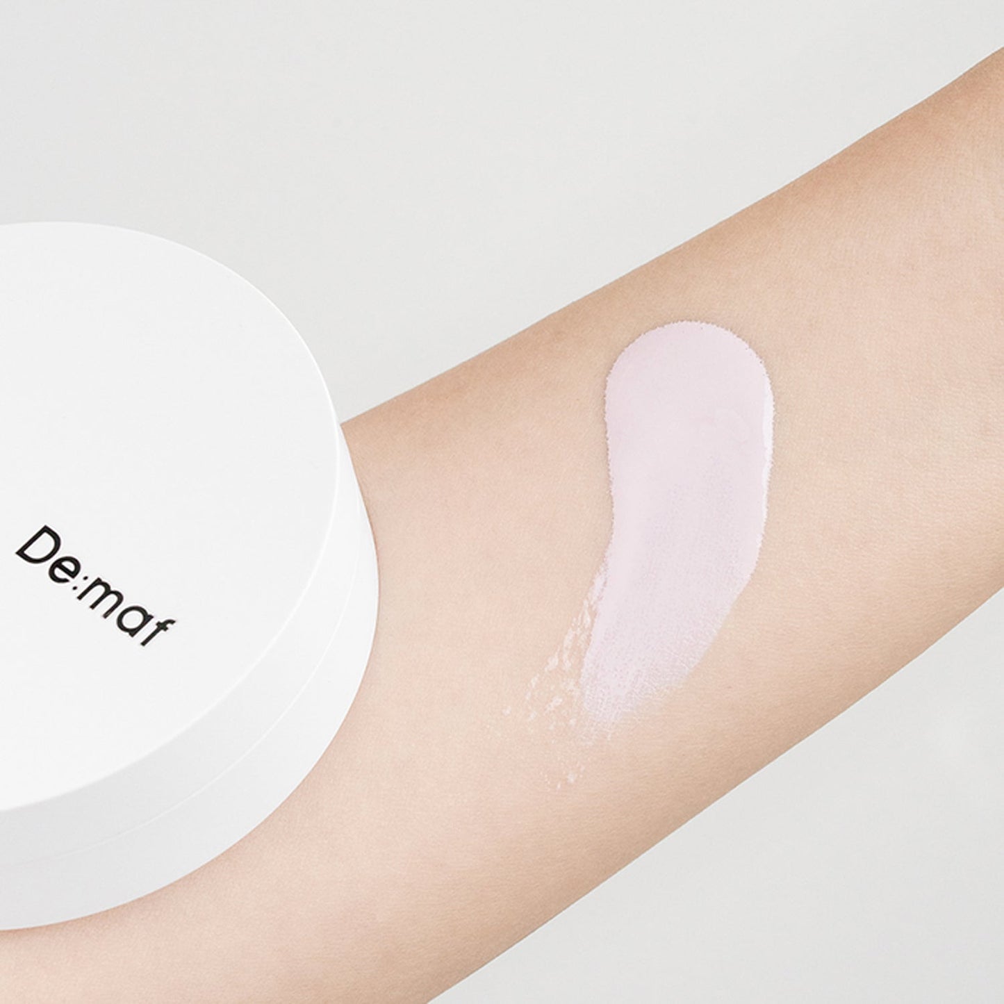 De:maf Bora Blossom Tone-Up Cushion