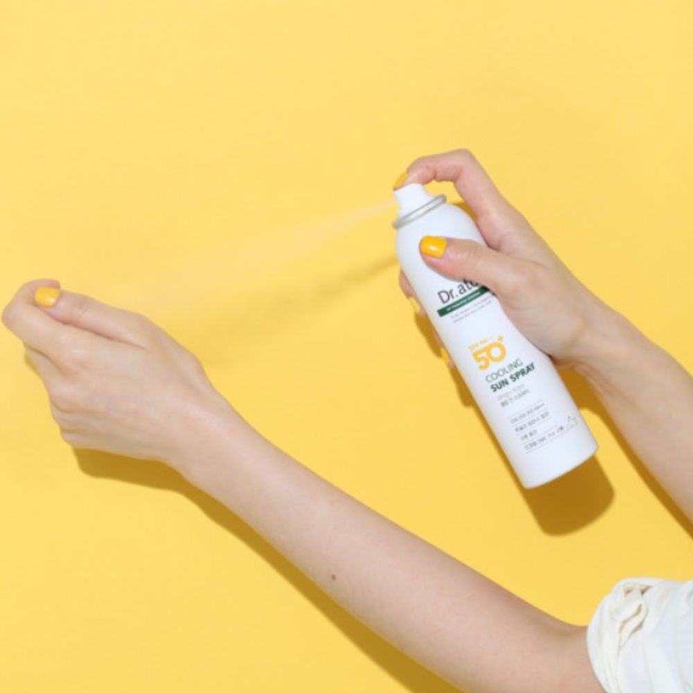 Its cooling formula helps soothe and refresh the skin, making it ideal for use on hot days or after physical activities.