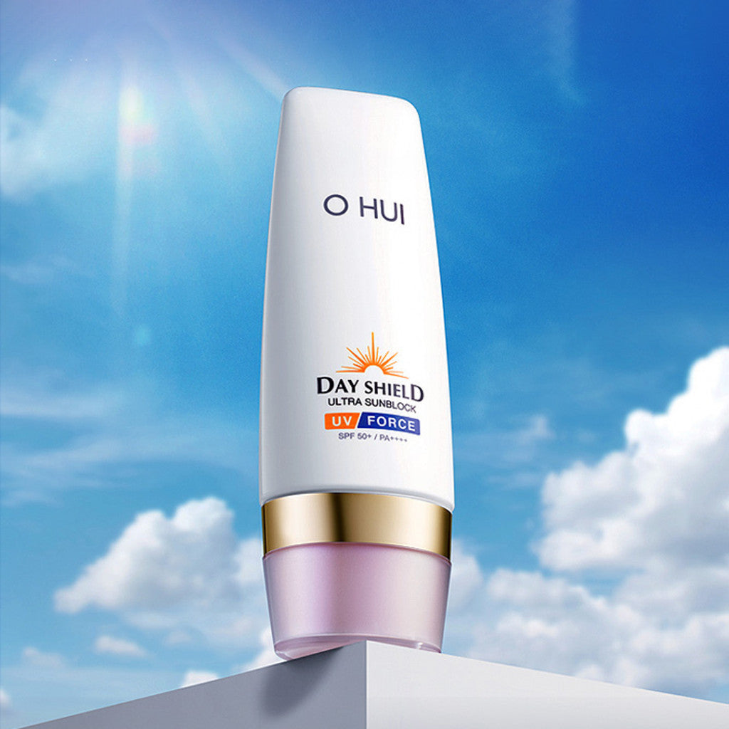 It also offers skin tone correction and brightening effects, making it an ideal choice for daily sun protection and enhancing complexion radiance.