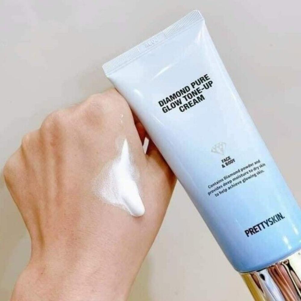 Pretty skin Diamond Pure Glow Tone-Up Cream 100ml - it show the texture