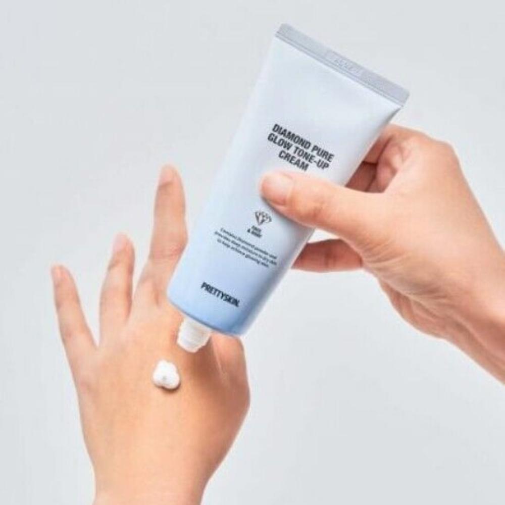 Using a Pretty skin Diamond Pure Glow Tone-Up Cream 100ml