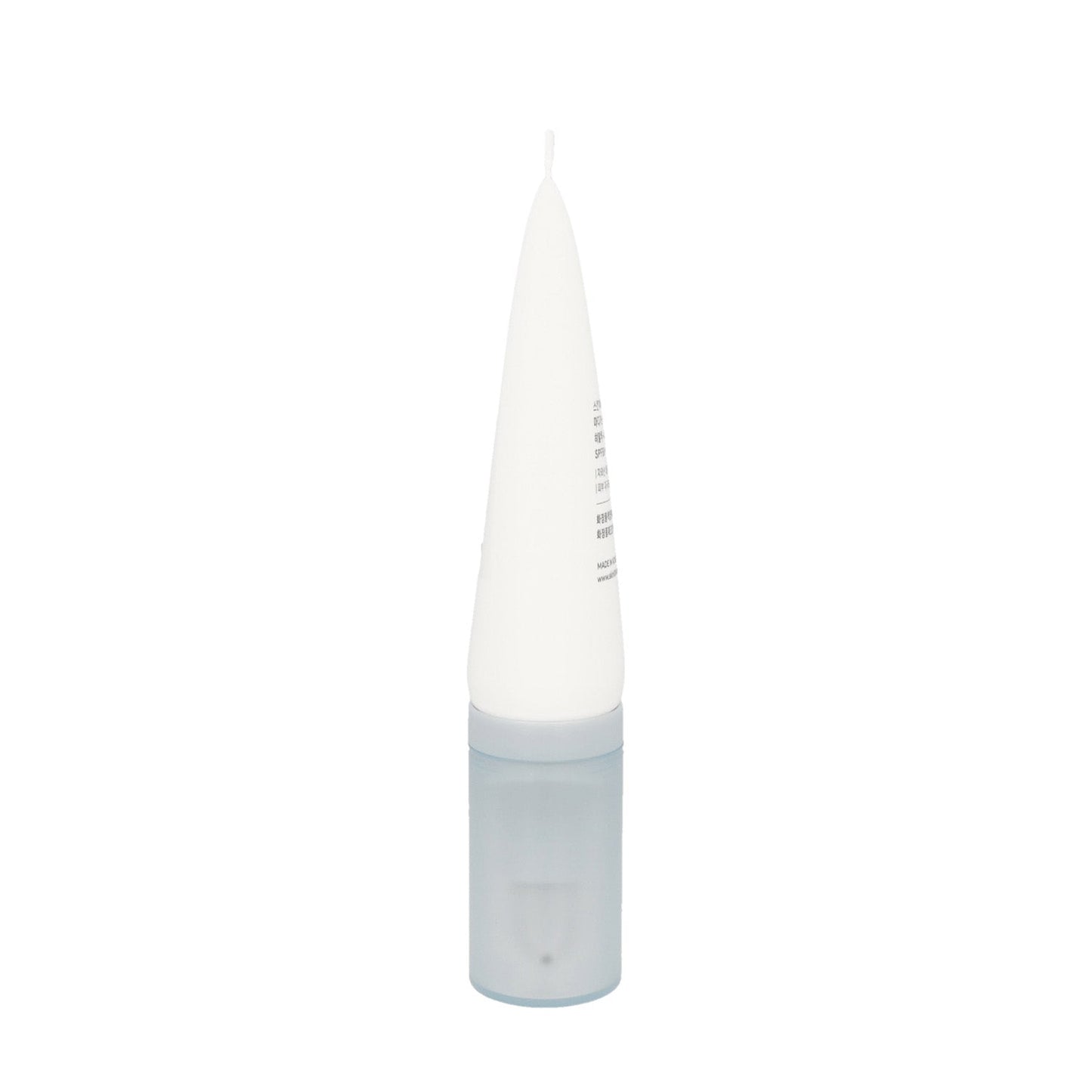 Keep skin safe from sun damage with this hydrating serum with SPF50+ and PA++++.