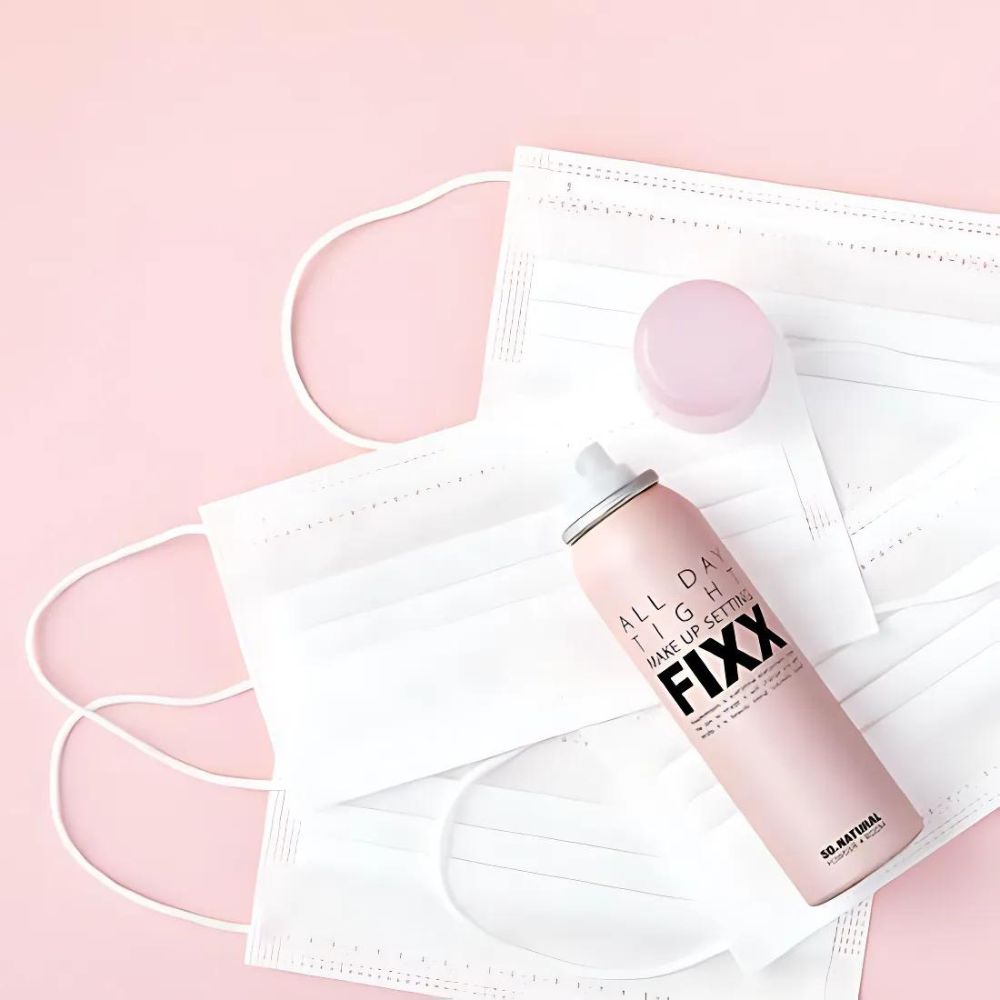 The fine mist ensures even coverage and an ultra-comfortable wear without feeling heavy on the skin.
