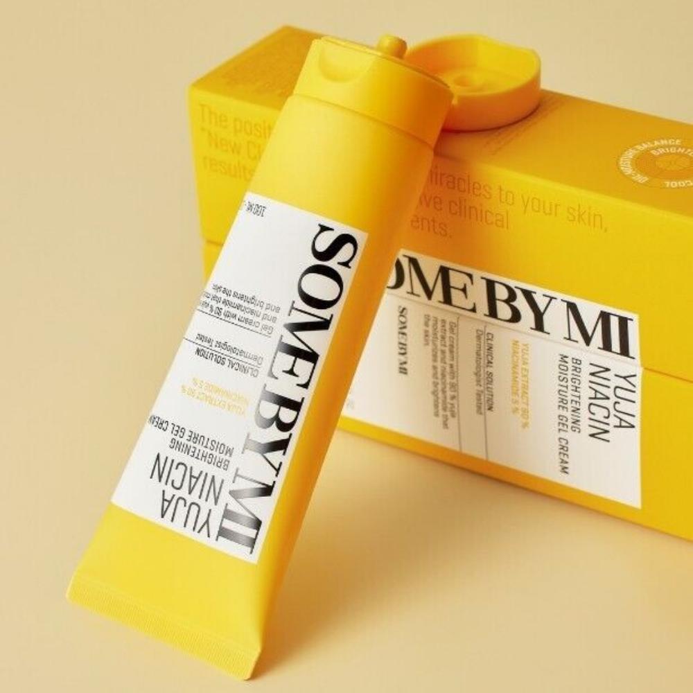 Formulated with yuja (yuzu) extract and niacinamide, this cream helps to even out skin tone, reduce dark spots, and enhance overall radiance.
