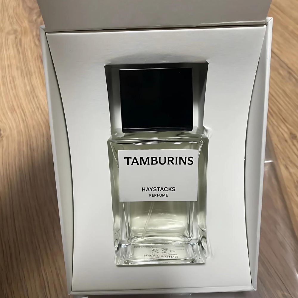This distinctive scent blends fresh, green notes with subtle, woody undertones, creating a warm, comforting aroma that is both refreshing and grounding.