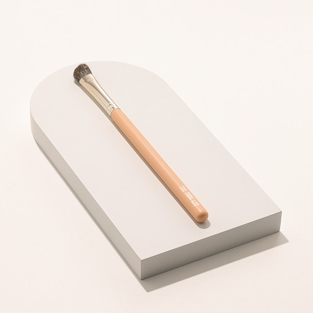 Ideal for creating depth and definition in the eye area, this brush is a must-have for achieving professional-quality eye looks.
