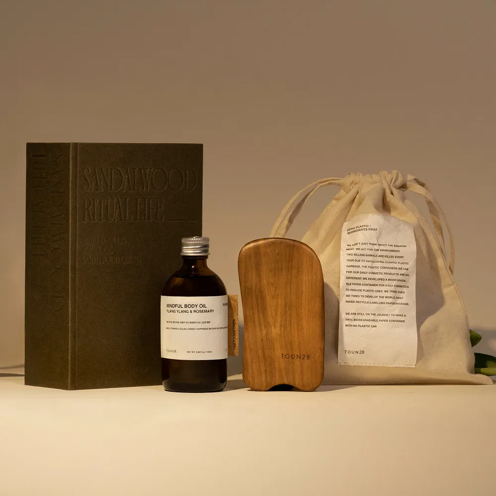 TOUN28 Sandalwood Ritual Life Gift Set (Body Oil+Gua Sha)