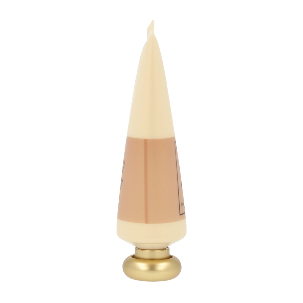 Offers sun protection to shield the hands from UV rays, preventing sun damage and premature aging.