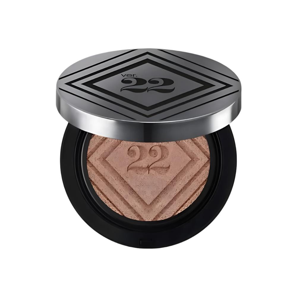 The chosungah22 C&T VVIG Cushion Cica Ampoule Special Kit (25g) is a skincare-infused cushion foundation that delivers flawless coverage while soothing and nourishing the skin.
