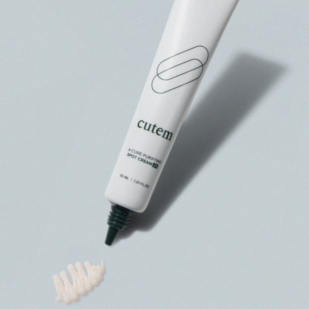 This spot cream features a potent blend of active ingredients that help to reduce inflammation, unclog pores, and promote faster healing of breakouts.