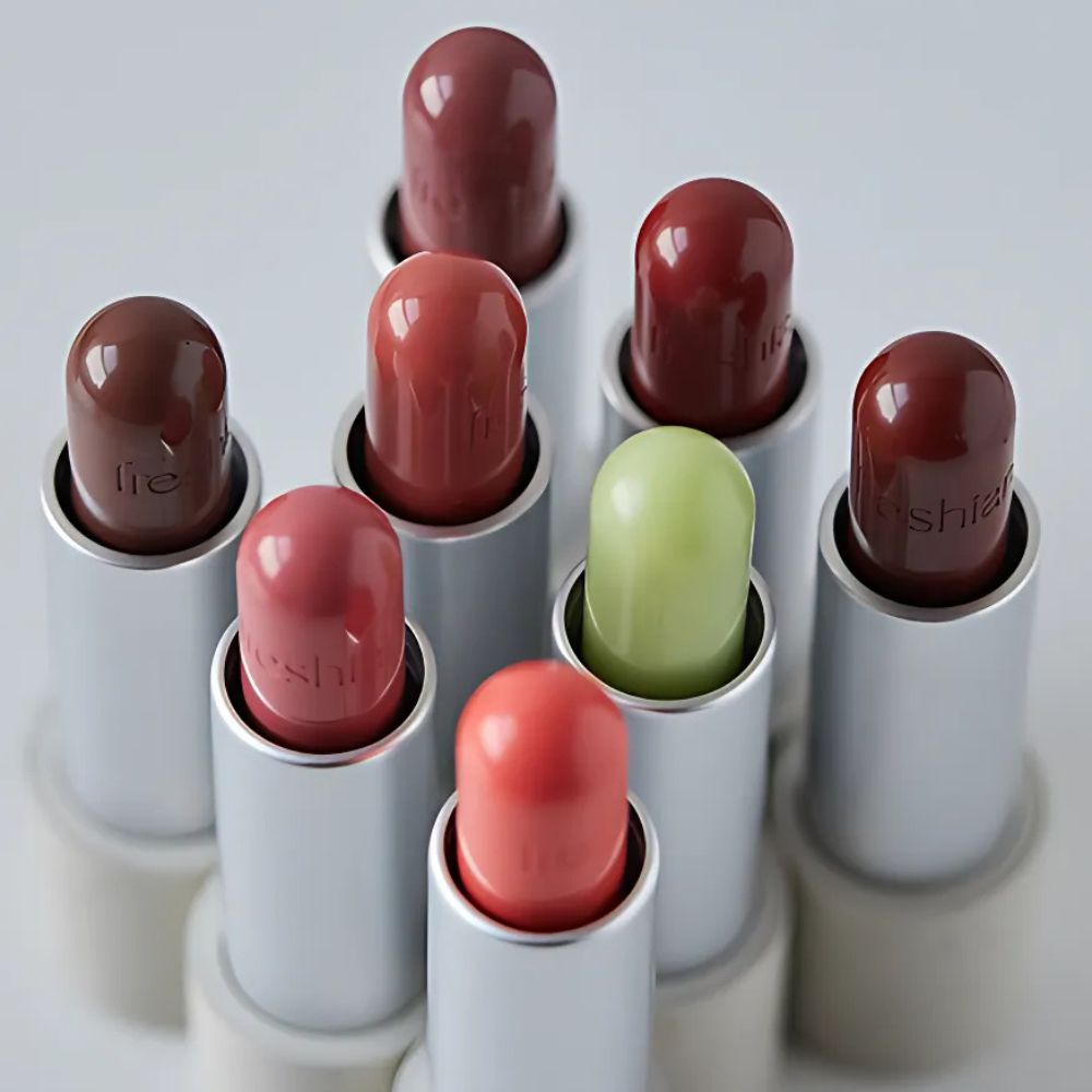 The freshian Sensual Vegan Lip Balm not only enhances your lip color but also deeply cares for your lips, making it perfect for daily wear.
