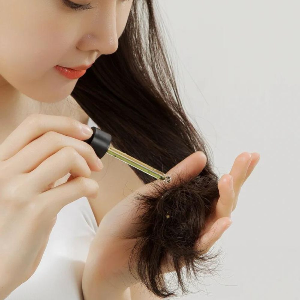 Formulated with a blend of beneficial ingredients, this essence helps to strengthen hair follicles, improve scalp health, and enhance overall hair vitality.