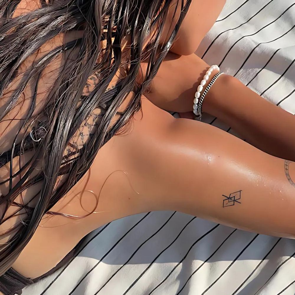 shaishaishai Positive Sun Tanning Watery Cream SPF22 available in 2 options to choose