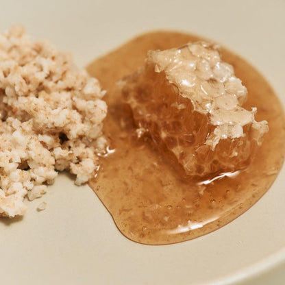 Honey extracts moisturize and soothe the skin, leaving it feeling soft and comfortable.