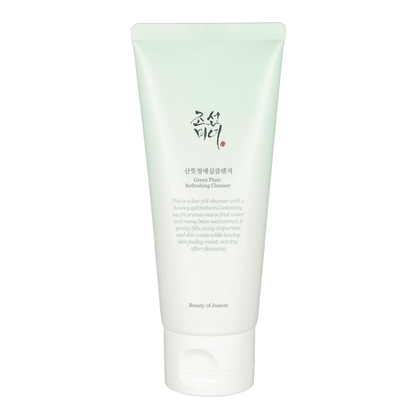 Formulated with green plum extract and mung bean seed extract, this cleanser effectively removes impurities, excess oil, and makeup while preserving the skin’s natural moisture balance.