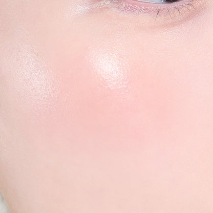 Hince is a Korean beauty brand known for its elegant, minimalistic packaging and high-quality formulations.