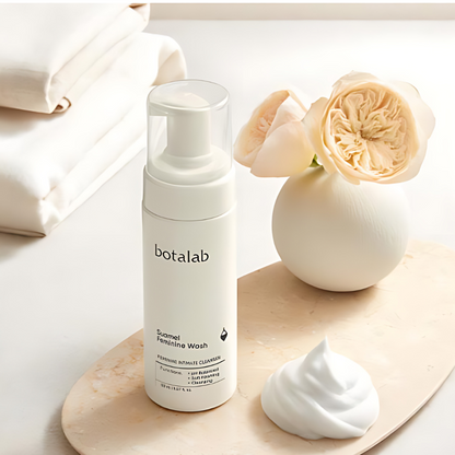 INCELLDERM Botalab Suamel Feminine Wash 150ml - formulated to maintain pH balance and freshness.