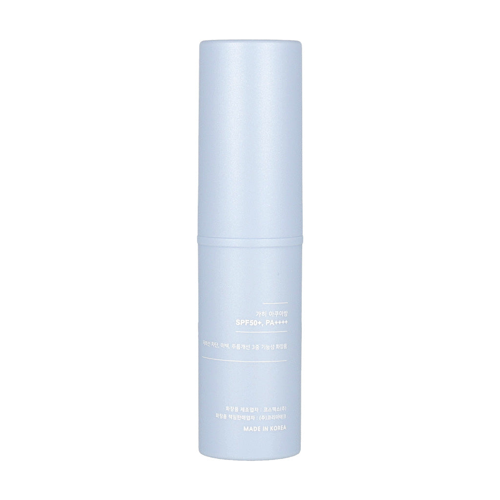 Contains ingredients that help strengthen the skin’s natural barrier.