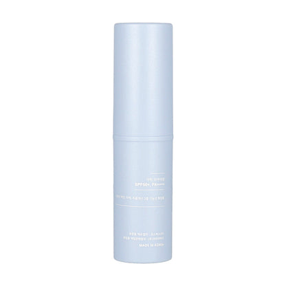 Contains ingredients that help strengthen the skin’s natural barrier.