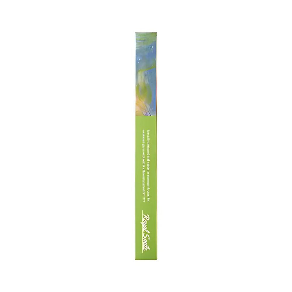 The ergonomic handle offers a secure grip, making brushing comfortable and precise. This 10-pack is ideal for families or for stocking up, combining quality and convenience to keep smiles healthy and bright.