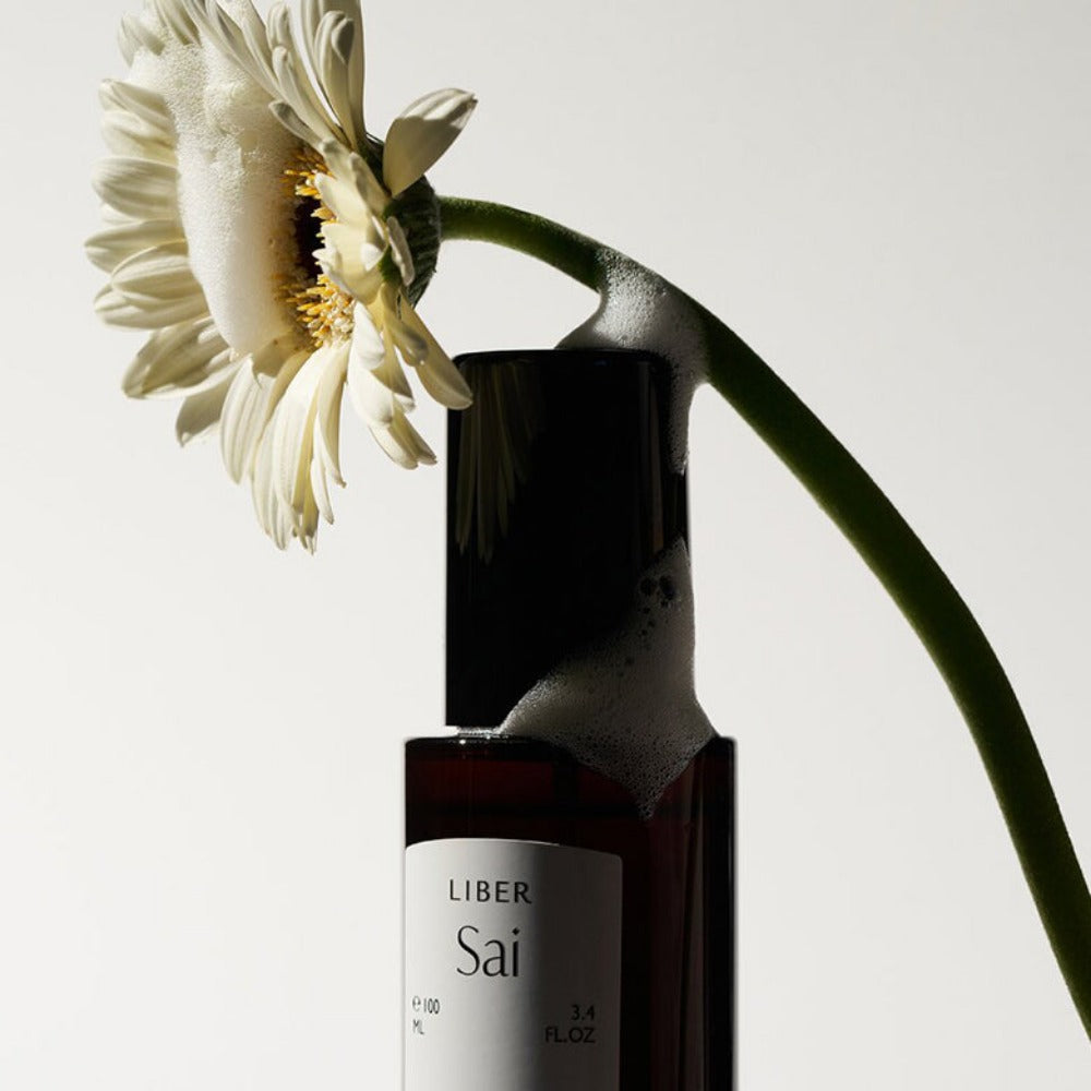 Enriched with premium fragrance notes, this fabric perfume not only imparts a pleasant aroma but also helps to eliminate unwanted odors, leaving your clothes and linens smelling fresh and clean.