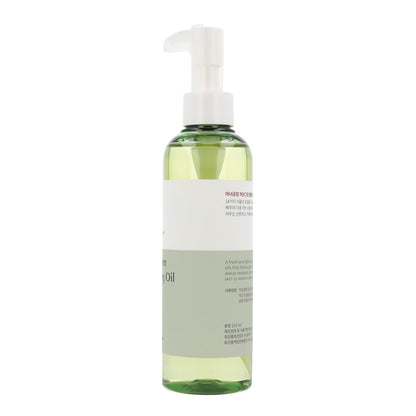 Enriched with various herb extracts to soothe and calm the skin.