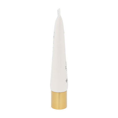 Protection: Provides comprehensive protection from harmful UV rays, helping to prevent sunburn and premature aging.