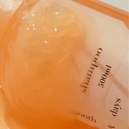 Month & Days Perfume Hair Le Blanc Shampoo 500ml