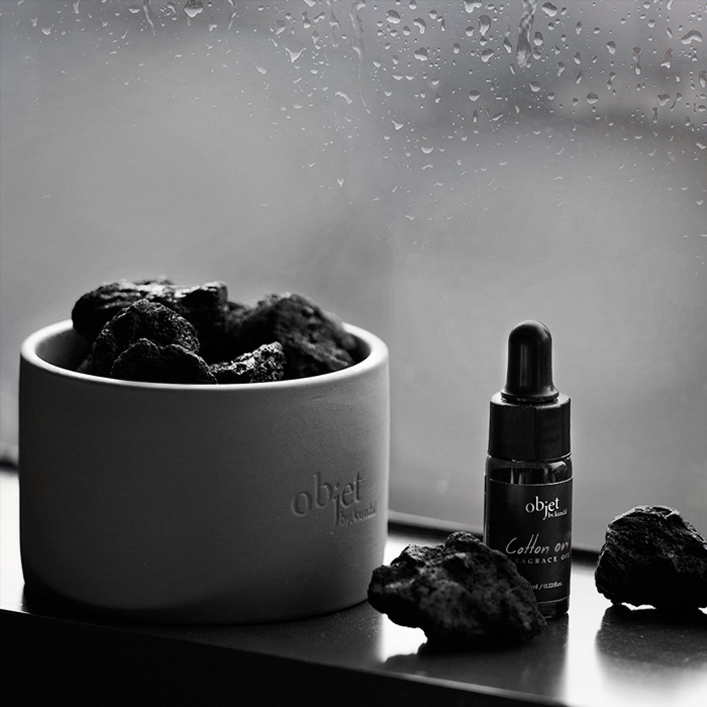 KUNDAL Objet Perfume Volcanique Stone Diffuser (Choose from 3 Scents)