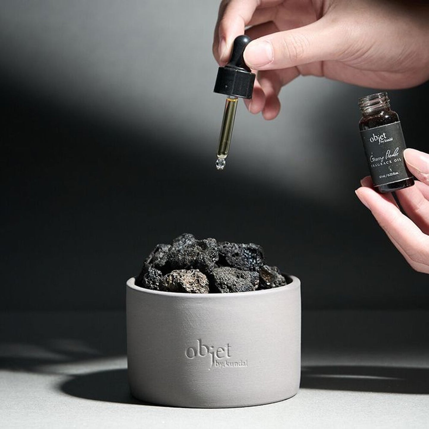 KUNDAL Objet Perfume Volcanique Stone Diffuser (Choose from 3 Scents)