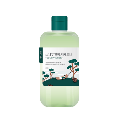 Round Lab For Men Pine Calming Cica Toner 200ml bottle with green and white label.