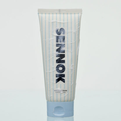 Deeply moisturizes to soften and smooth rough, dry feet.