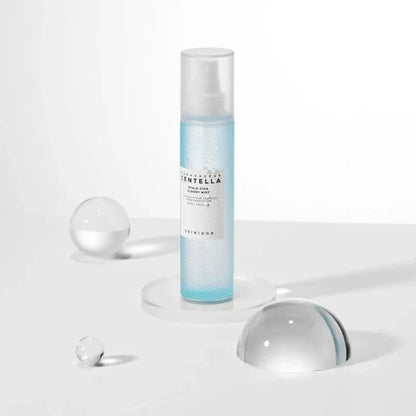 Features Centella Asiatica extract known for its soothing and healing properties.