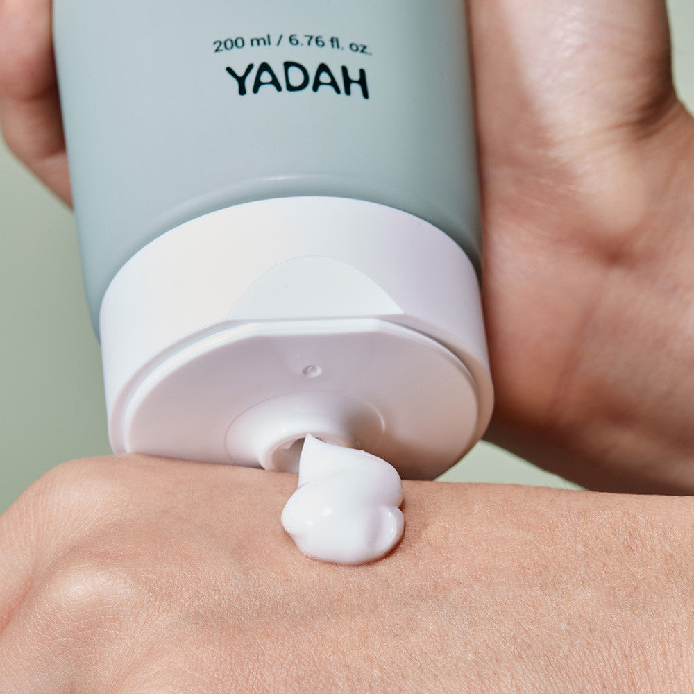 YADAH After Shower Moisture Care Set (Body Wash 900ml + Body Lotion 200ml)