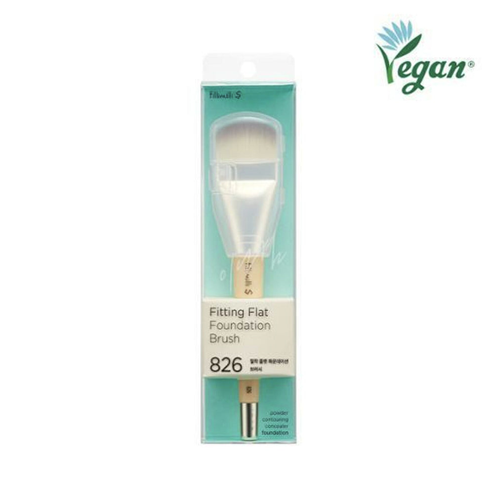 The unique S-shaped design allows the brush to fit comfortably into the contours of the face, providing seamless coverage and blending.