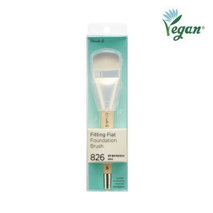The unique S-shaped design allows the brush to fit comfortably into the contours of the face, providing seamless coverage and blending.