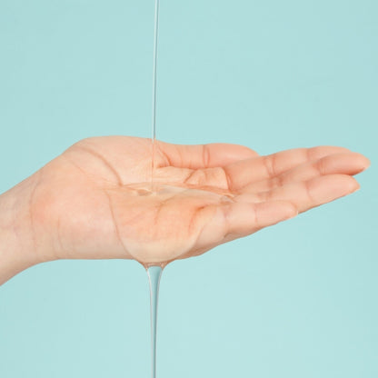 An image of hand with numbuzin No.1 Pantothenic B5 Active Soothing Serum 50ml